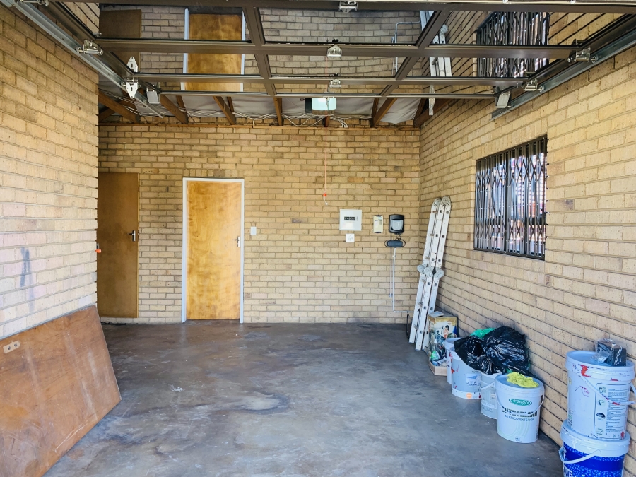 2 Bedroom Property for Sale in Mineralia Mpumalanga