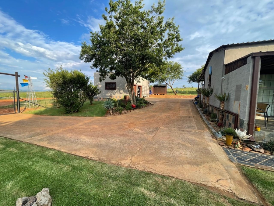 2 Bedroom Property for Sale in Machadodorp Mpumalanga