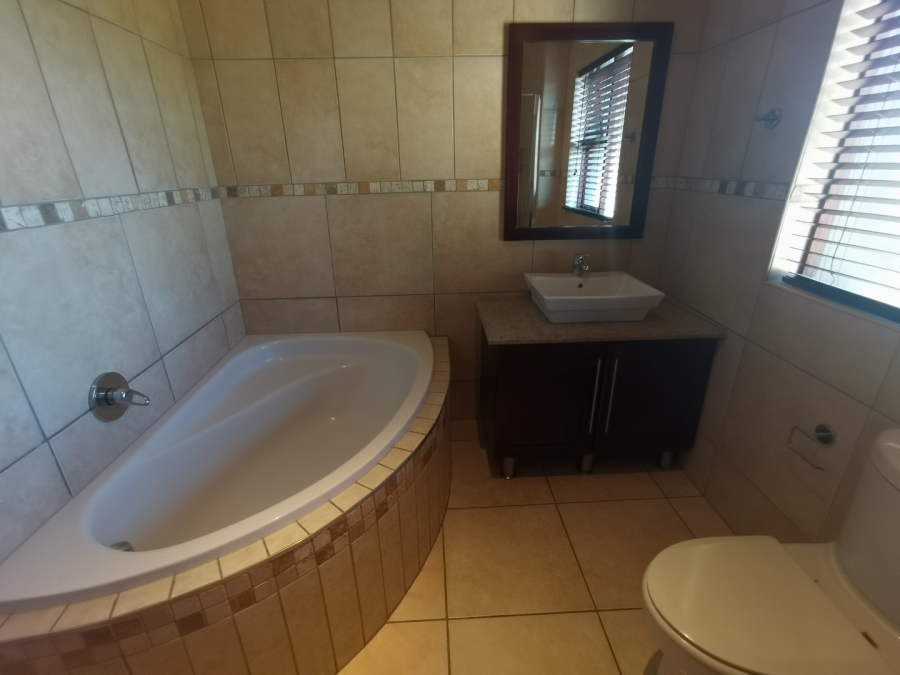 To Let 3 Bedroom Property for Rent in West Acres Mpumalanga