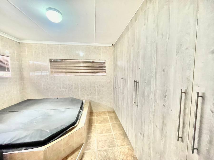 4 Bedroom Property for Sale in Secunda Mpumalanga