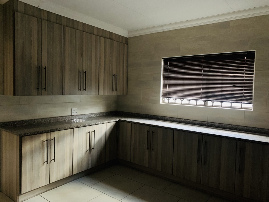 To Let 3 Bedroom Property for Rent in Aerorand Mpumalanga