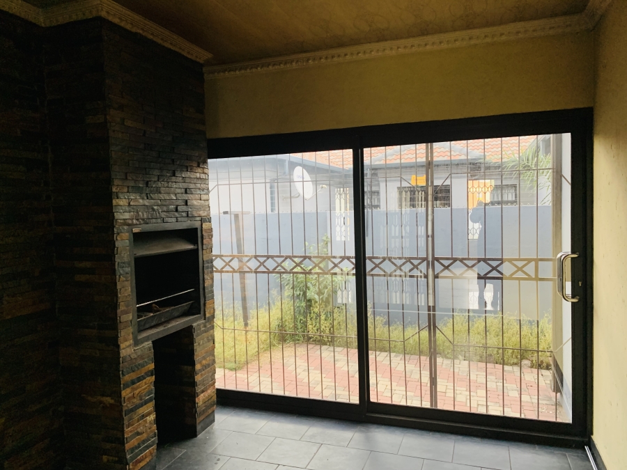 To Let 3 Bedroom Property for Rent in Aerorand Mpumalanga