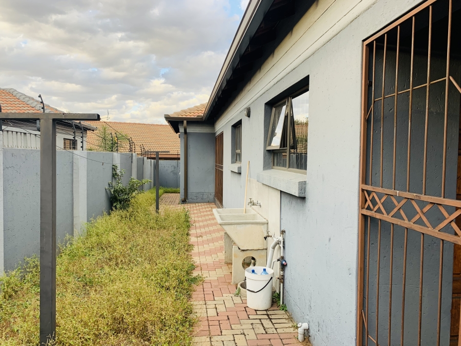 To Let 3 Bedroom Property for Rent in Aerorand Mpumalanga