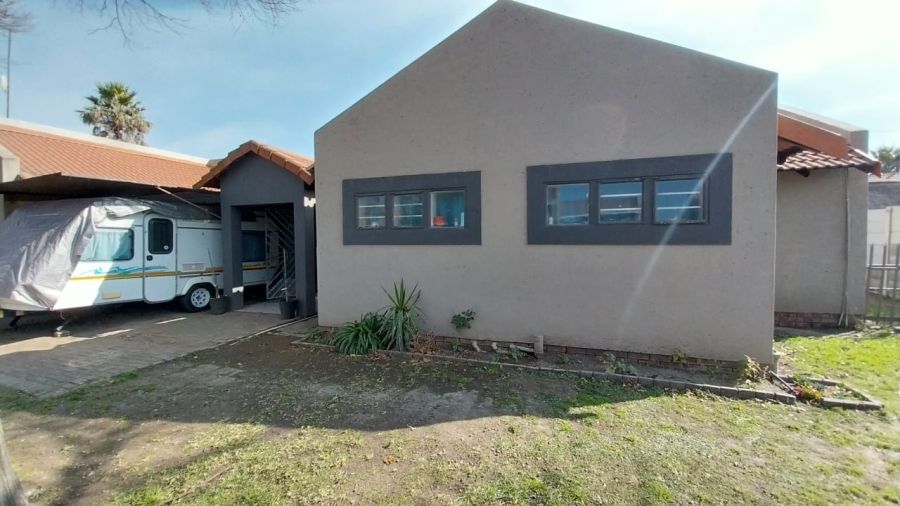 2 Bedroom Property for Sale in Trichardt Mpumalanga