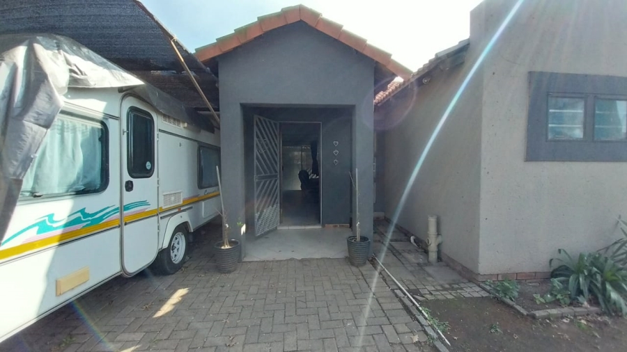 2 Bedroom Property for Sale in Trichardt Mpumalanga