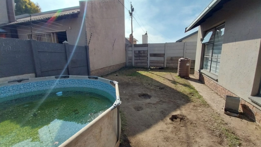 2 Bedroom Property for Sale in Trichardt Mpumalanga