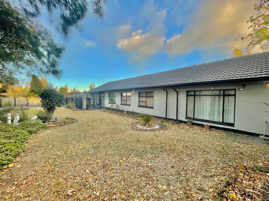 4 Bedroom Property for Sale in Cosmosrand Mpumalanga