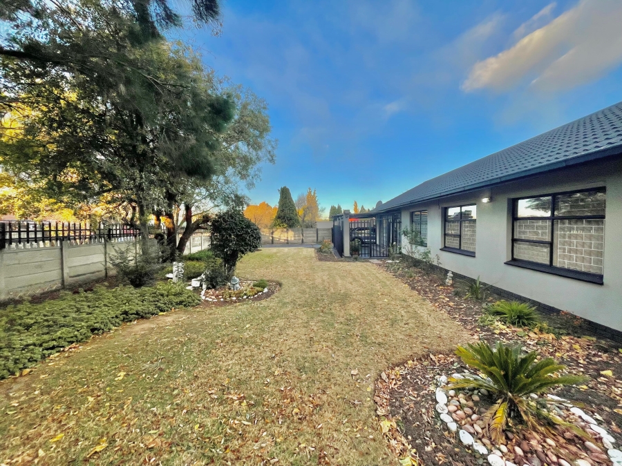 4 Bedroom Property for Sale in Cosmosrand Mpumalanga