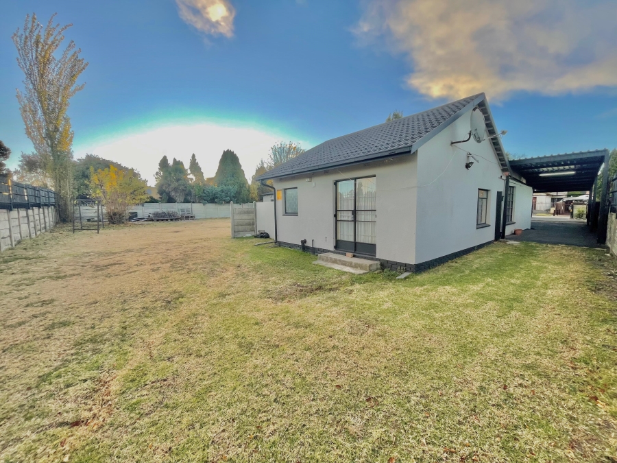 4 Bedroom Property for Sale in Cosmosrand Mpumalanga
