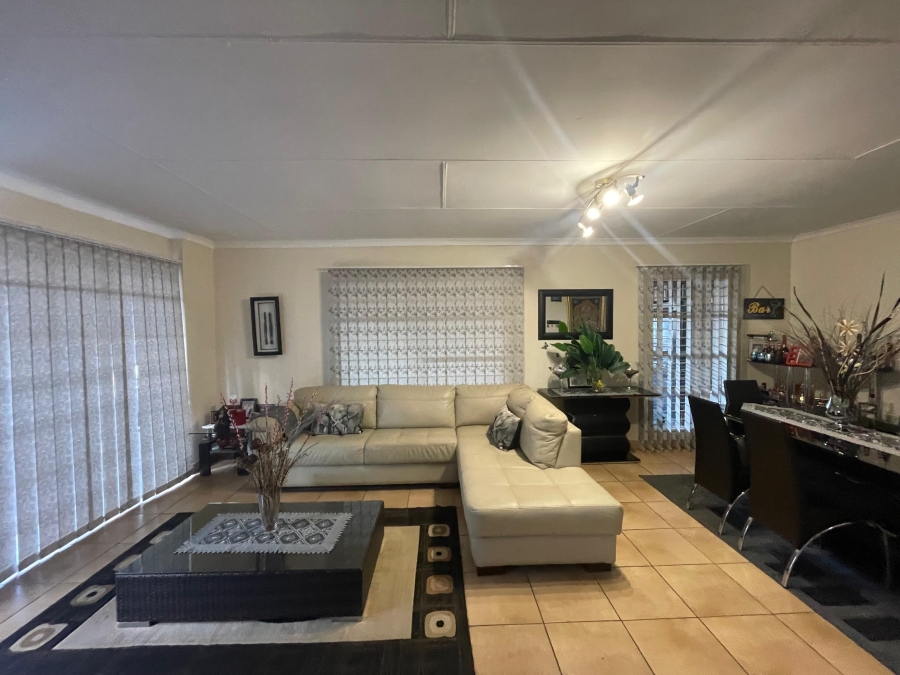 4 Bedroom Property for Sale in Cosmosrand Mpumalanga