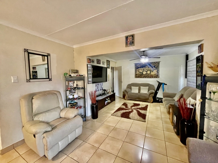4 Bedroom Property for Sale in Cosmosrand Mpumalanga