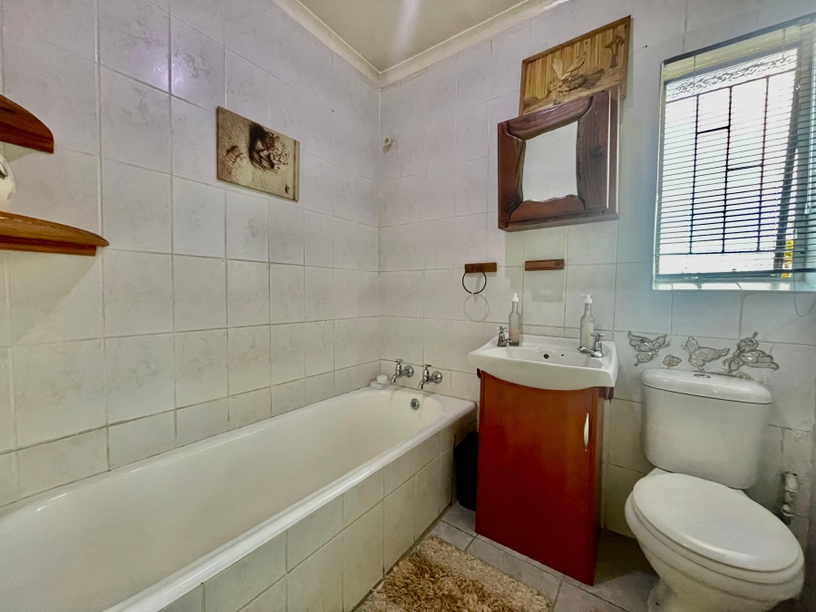 4 Bedroom Property for Sale in Cosmosrand Mpumalanga