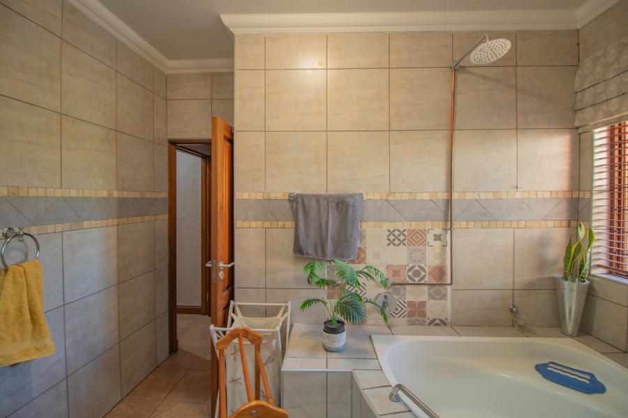 3 Bedroom Property for Sale in Nelspruit Ext 5 Mpumalanga