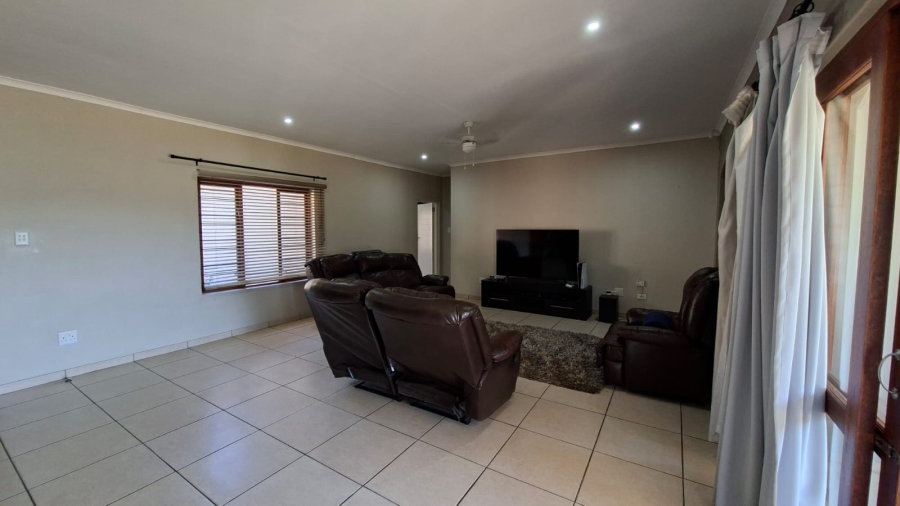 To Let 3 Bedroom Property for Rent in Ntulo Wildlife Estate Mpumalanga