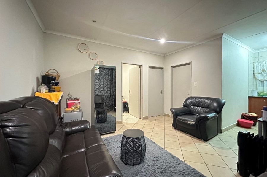 2 Bedroom Property for Sale in Sonheuwel Mpumalanga