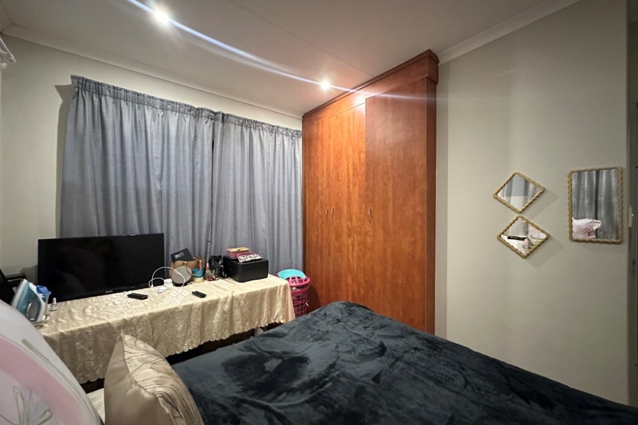2 Bedroom Property for Sale in Sonheuwel Mpumalanga