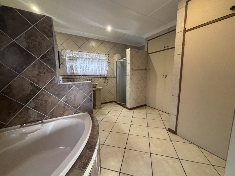 4 Bedroom Property for Sale in Die Heuwel Mpumalanga