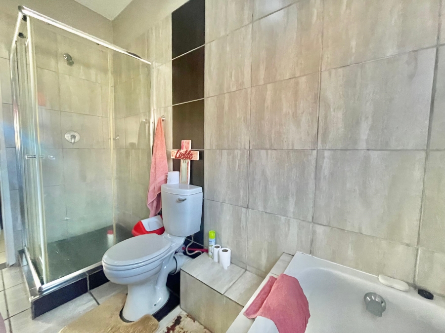 2 Bedroom Property for Sale in Terra Nova Mpumalanga