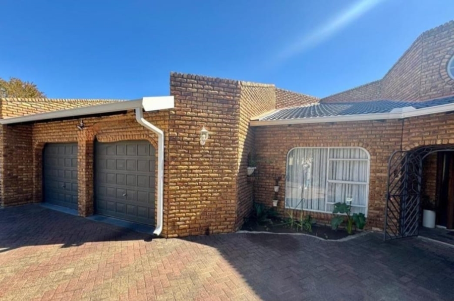 4 Bedroom Property for Sale in Secunda Mpumalanga