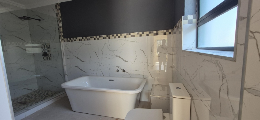 5 Bedroom Property for Sale in Elawini Lifestyle Estate Mpumalanga