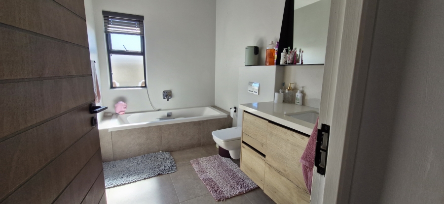 To Let 3 Bedroom Property for Rent in The Rest Nature Estate Mpumalanga