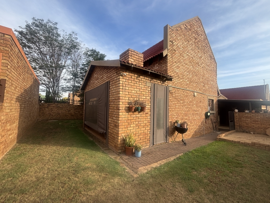 To Let 3 Bedroom Property for Rent in Reyno Ridge Mpumalanga
