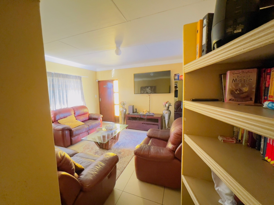 4 Bedroom Property for Sale in Sonheuwel Ext 1 Mpumalanga