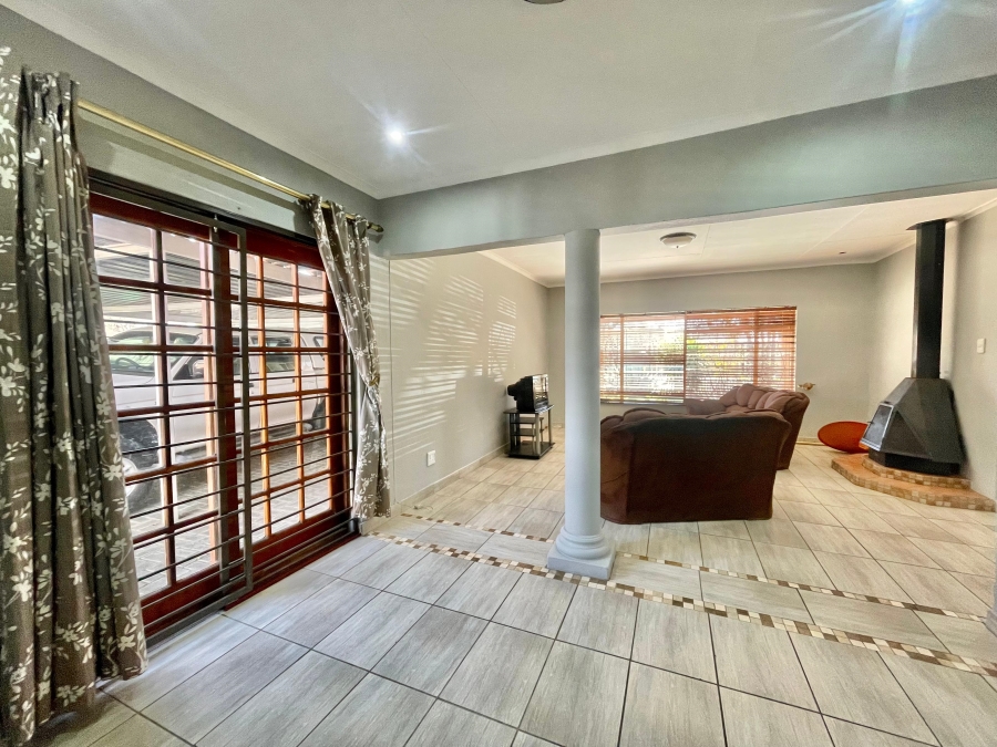 5 Bedroom Property for Sale in Secunda Mpumalanga