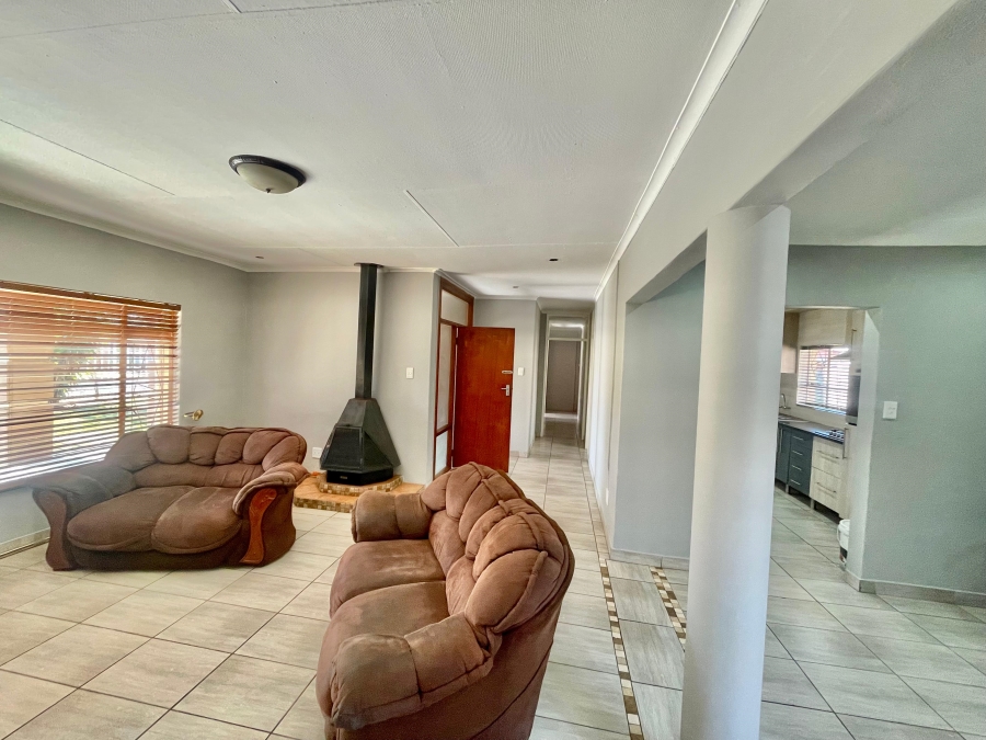 5 Bedroom Property for Sale in Secunda Mpumalanga
