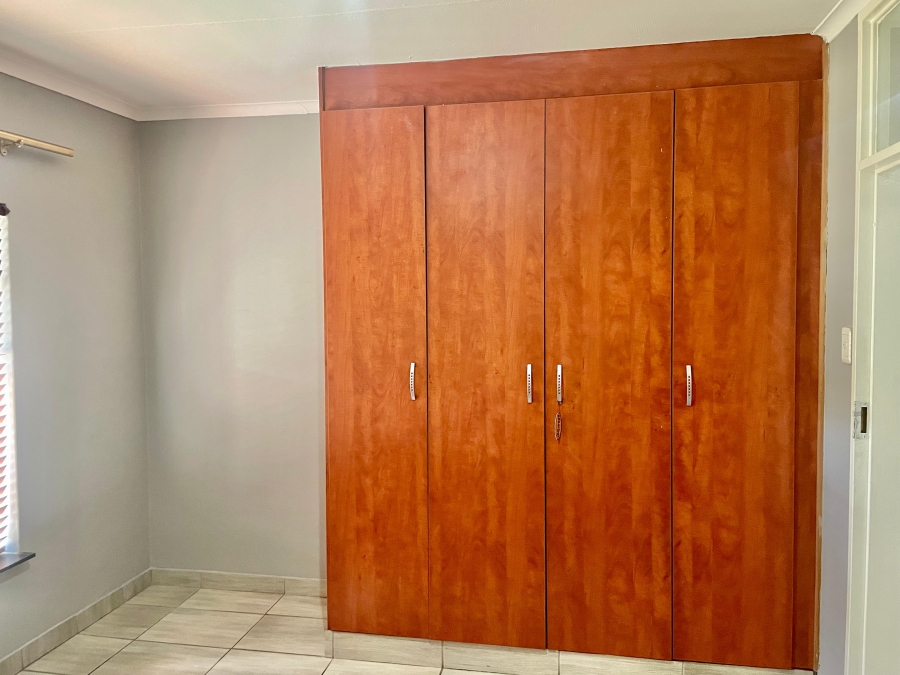 5 Bedroom Property for Sale in Secunda Mpumalanga