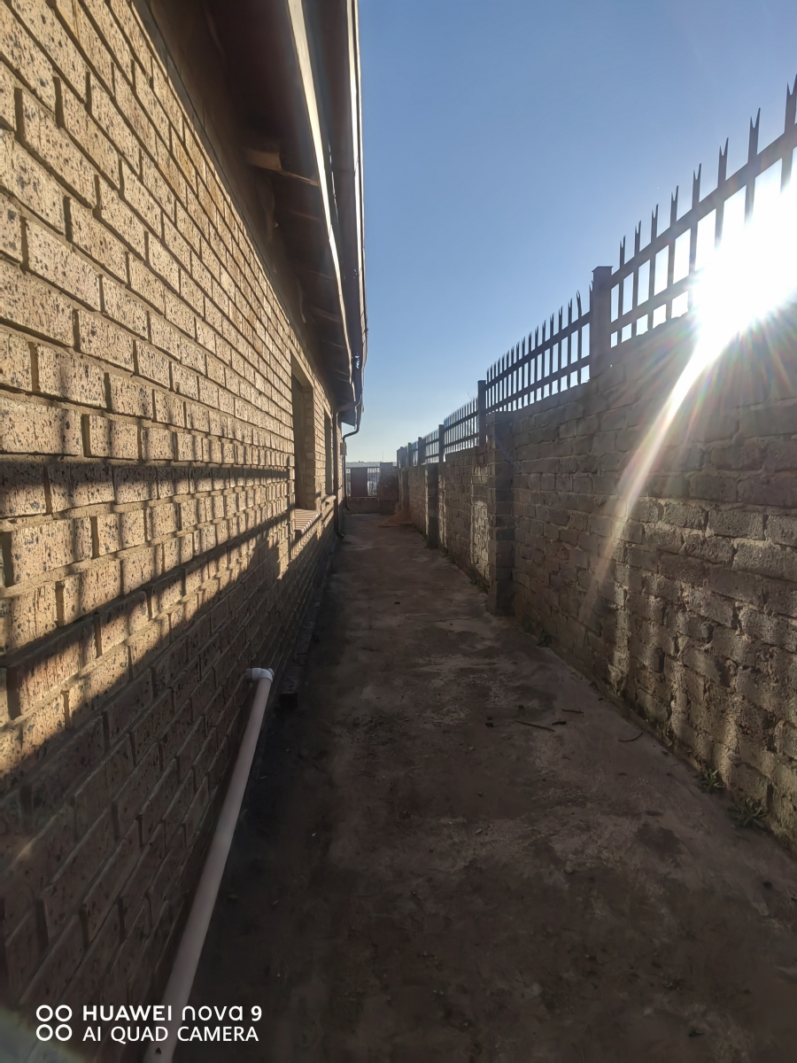 3 Bedroom Property for Sale in Emzinoni Mpumalanga
