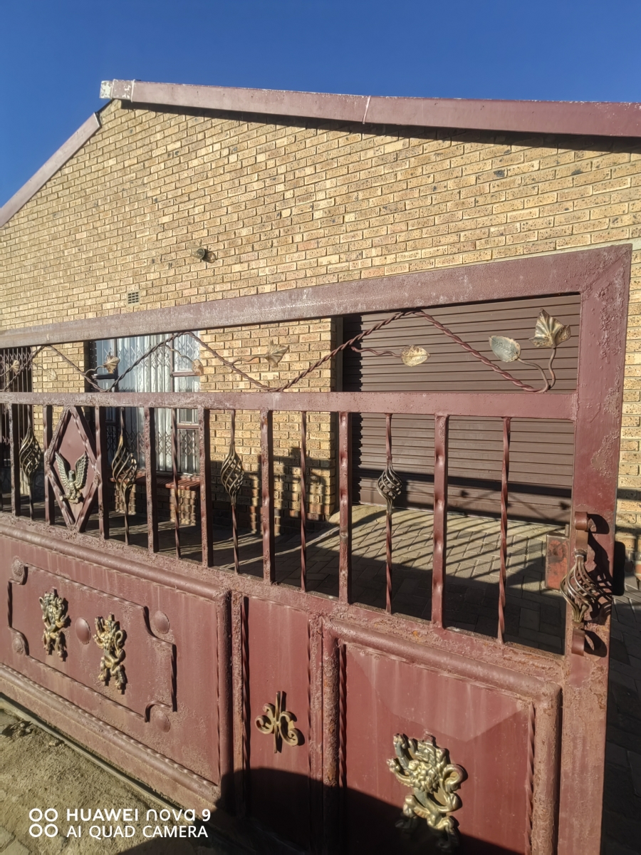 3 Bedroom Property for Sale in Emzinoni Mpumalanga