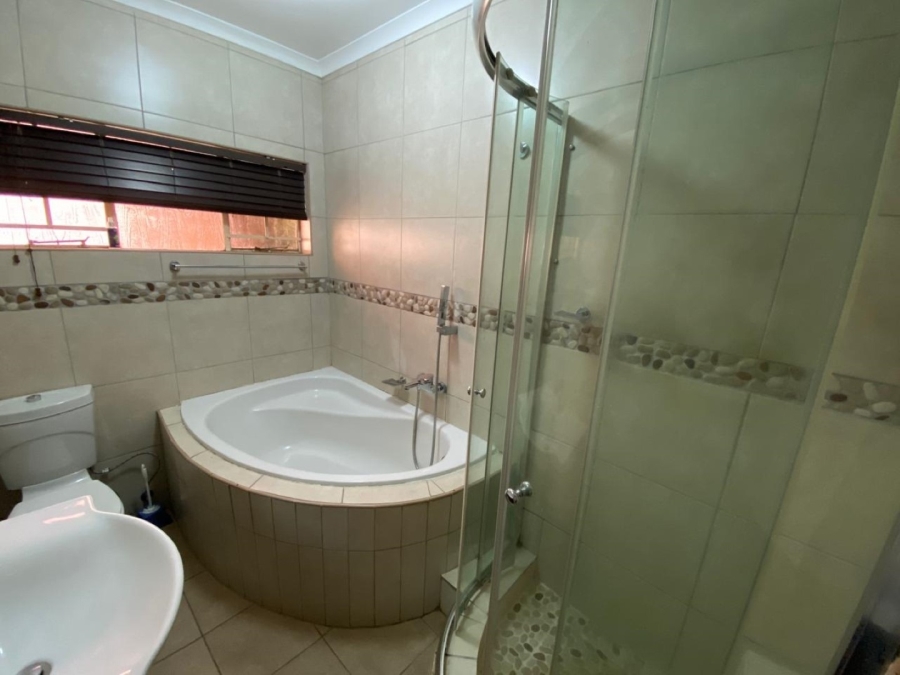 2 Bedroom Property for Sale in White River Ext 9 Mpumalanga