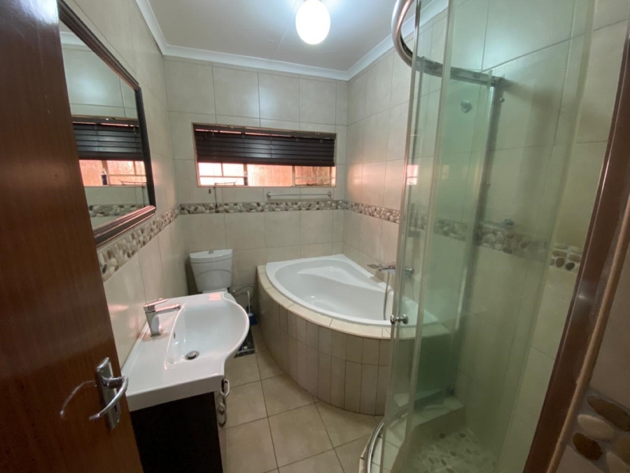 2 Bedroom Property for Sale in White River Ext 9 Mpumalanga
