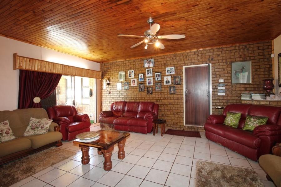 5 Bedroom Property for Sale in Mashishing Mpumalanga