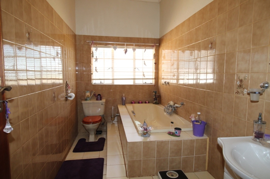 5 Bedroom Property for Sale in Mashishing Mpumalanga