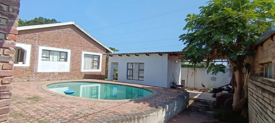6 Bedroom Property for Sale in White River Ext 18 Mpumalanga
