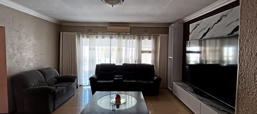 6 Bedroom Property for Sale in White River Ext 18 Mpumalanga
