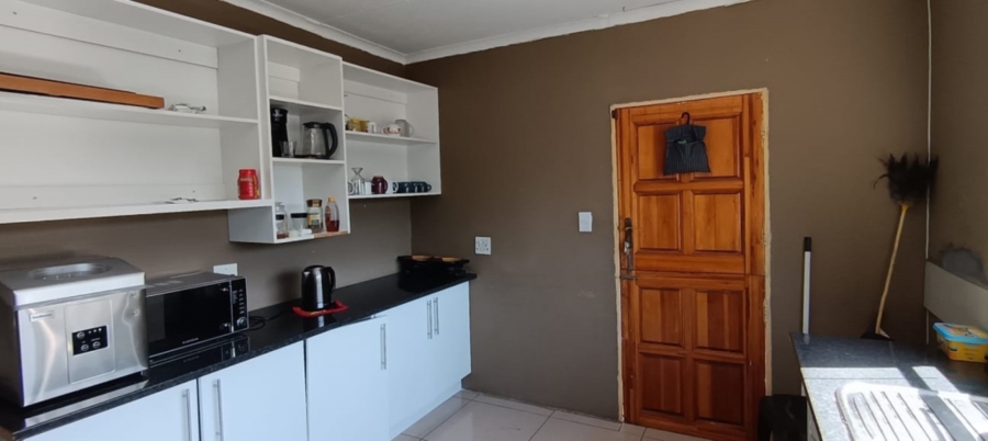 6 Bedroom Property for Sale in White River Ext 18 Mpumalanga