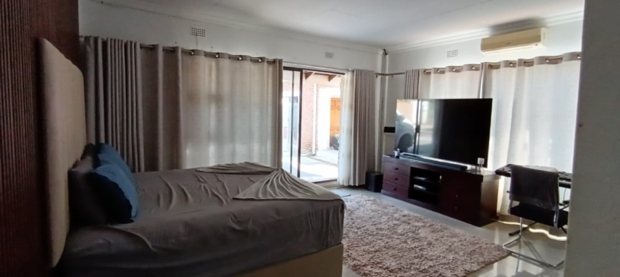 6 Bedroom Property for Sale in White River Ext 18 Mpumalanga