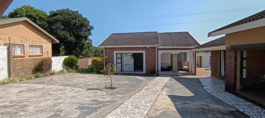 6 Bedroom Property for Sale in White River Ext 18 Mpumalanga
