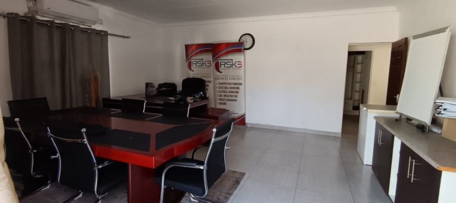 6 Bedroom Property for Sale in White River Ext 18 Mpumalanga