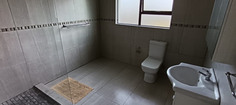 6 Bedroom Property for Sale in White River Ext 18 Mpumalanga