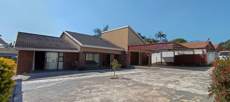 6 Bedroom Property for Sale in White River Ext 18 Mpumalanga