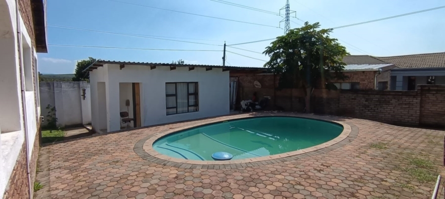 6 Bedroom Property for Sale in White River Ext 18 Mpumalanga