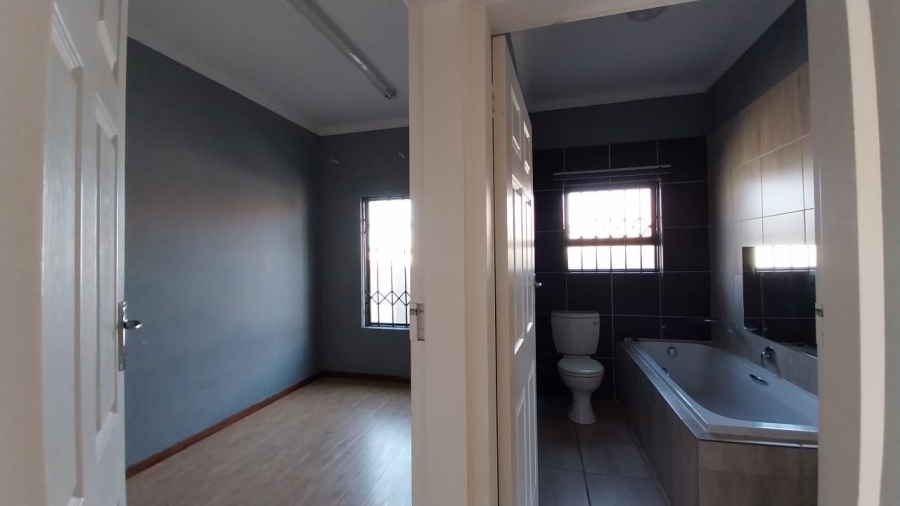 To Let 3 Bedroom Property for Rent in Terra Nova Mpumalanga