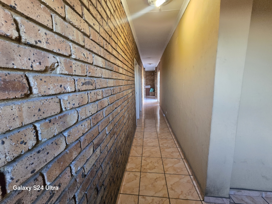 5 Bedroom Property for Sale in Tasbet Park Ext 1 Mpumalanga