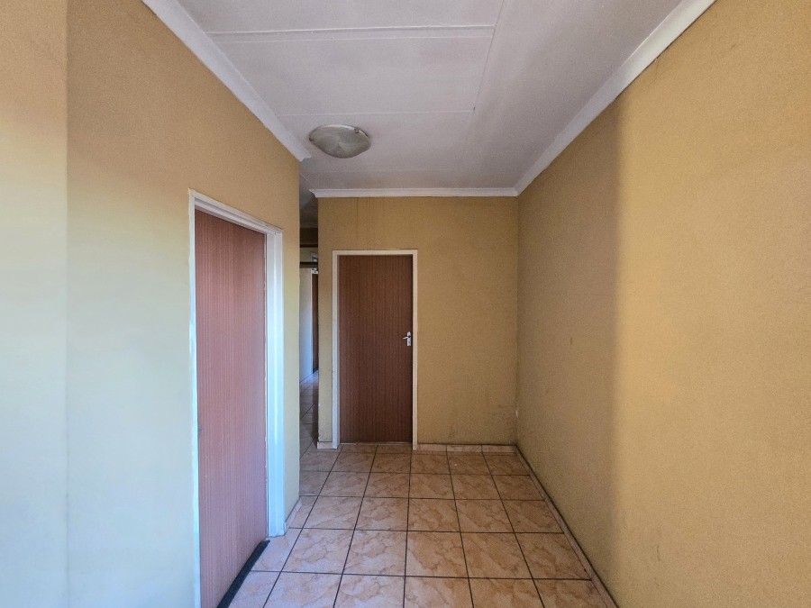 5 Bedroom Property for Sale in Tasbet Park Ext 1 Mpumalanga