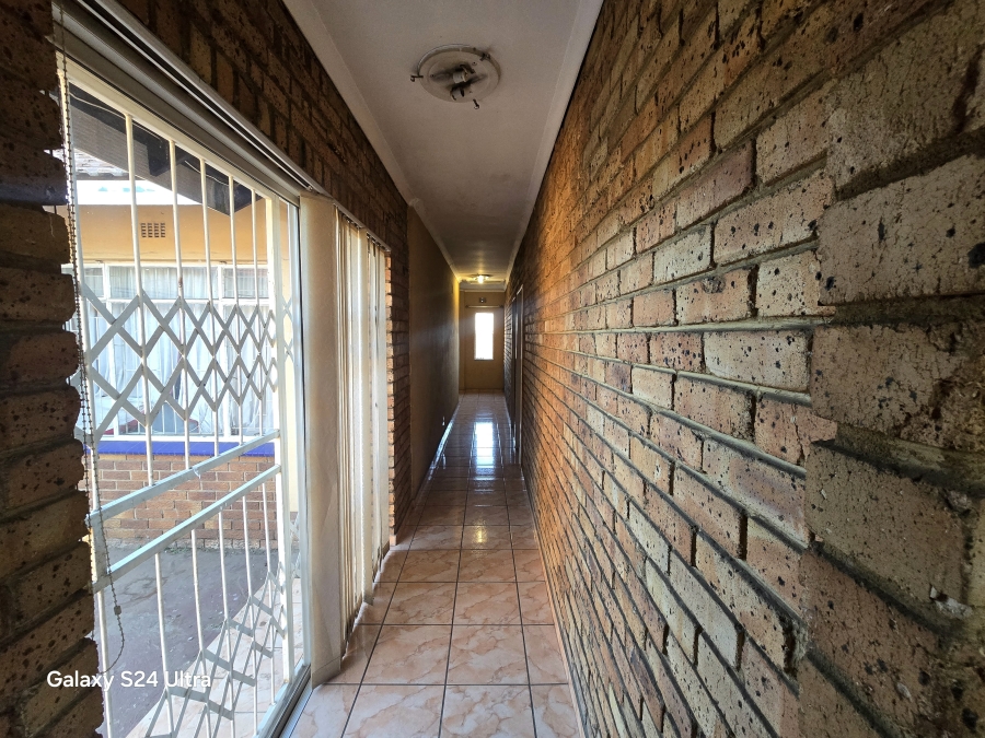 5 Bedroom Property for Sale in Tasbet Park Ext 1 Mpumalanga