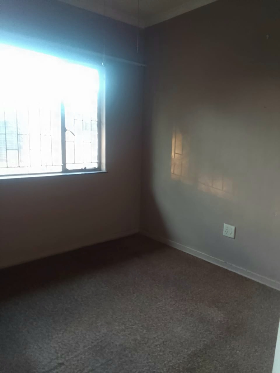 5 Bedroom Property for Sale in Tasbet Park Ext 1 Mpumalanga